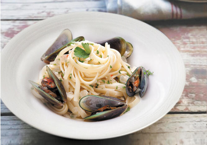 Tupperware Party Mussels Pasta 